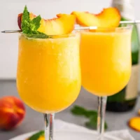 Persikų Belinis (Peach Bellini) receptas – Elegantiškas ir gaivus kokteilis