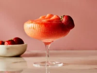 Braškinis Daiquiris (Strawberry Daiquiri) – Vaisinis ir gaivus kokteilis