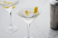 Vesper Martini receptas – Elegantiškas ir rafinuotas kokteilis